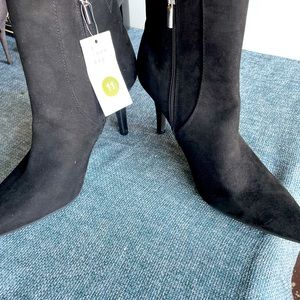 Ultra suede Heeled Ankle boot